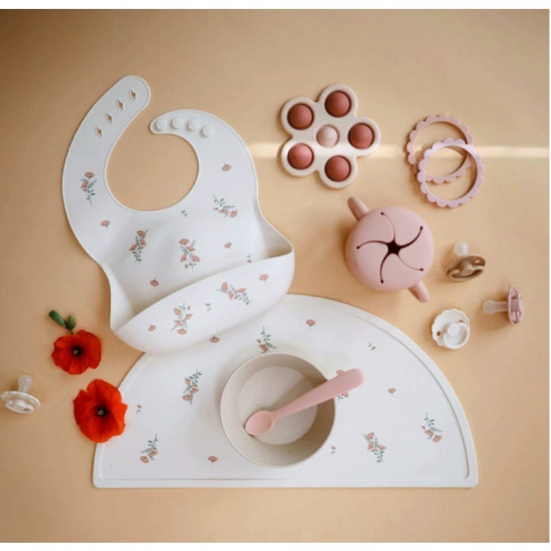 スーツかわいい授乳よだれかけ、フードよだれかけ、クジラ漫画食 - Silicone Baby Bibs のレビューと価格