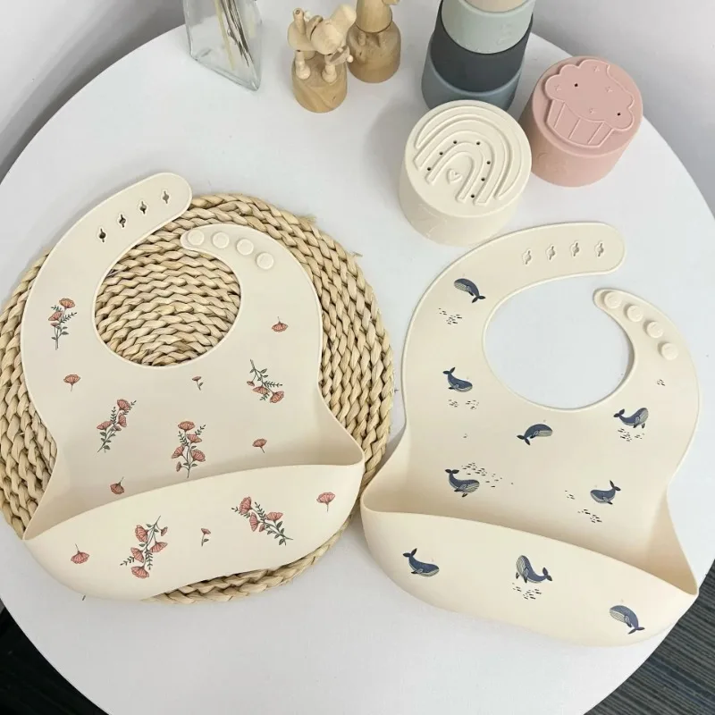スーツかわいい授乳よだれかけ、フードよだれかけ、クジラ漫画食 - Silicone Baby Bibs のレビューと価格